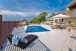 Villa Kate -with pool and BBQ
